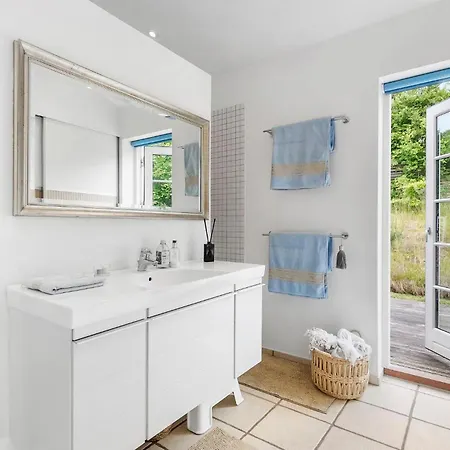 Ferienhaus Cozy In With Wifi Dronningmølle